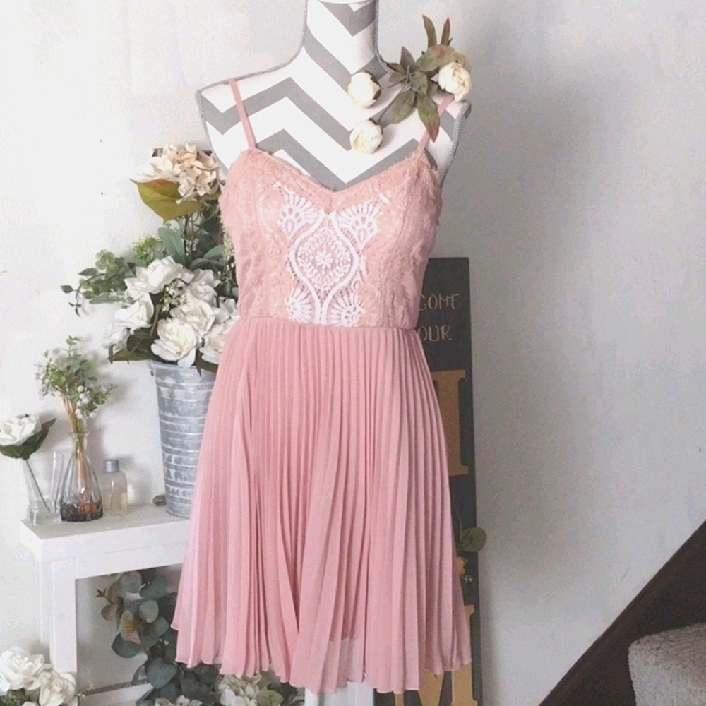 Lily Rose light pink pleated mini dress